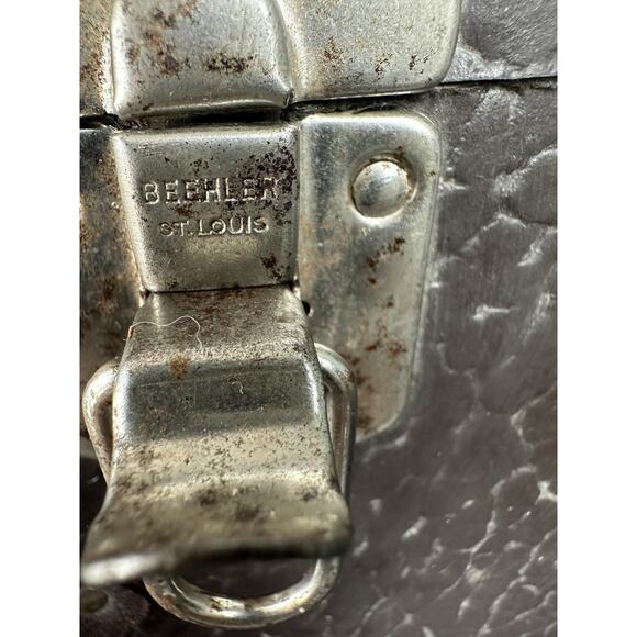 Antique Belber Luggage Trunk – 1920s-30s Wardrobe Trunk with Original Hardware - Picture 2 of 13